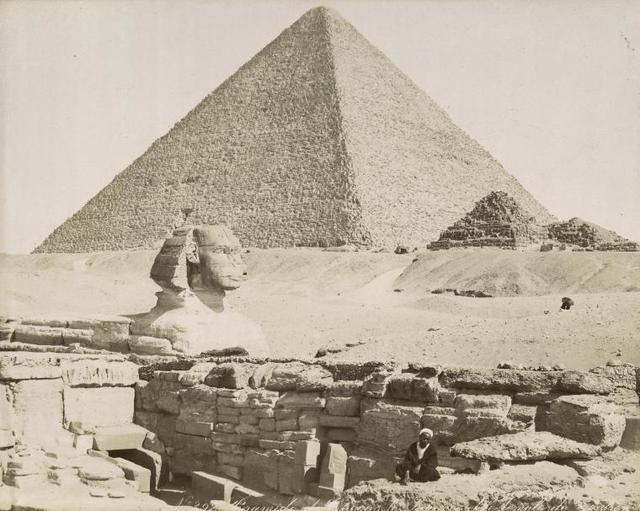 Пирамида Хеопса и Сфинкс