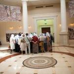 Русские православные паломники из Тамбова посещают музей