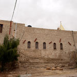 Вид на стены монастыря с юга