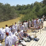 Русские православные паломники в Вифаваре - подлинном месте Крещения Господня на реке Иордан
