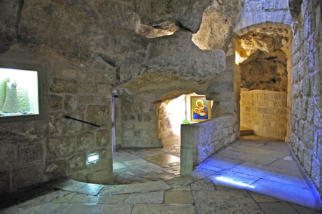 Молочная пещера недалеко от базилики Рождества Христова