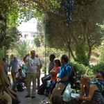 Со студентами школы по туризму на Сергиевском подворье в Иерусалиме. 6 июля 2009 г.