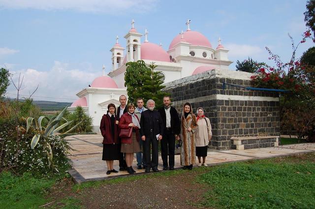 С паломниками из Москвы в греческом православном монастыре в Капернауме. 9 января 2006 г.