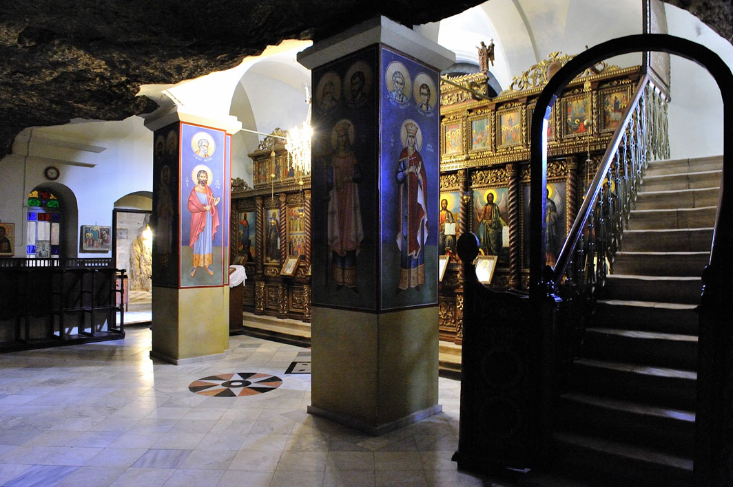 Греческая православная церковь Благовещения на вершине горы Искушения